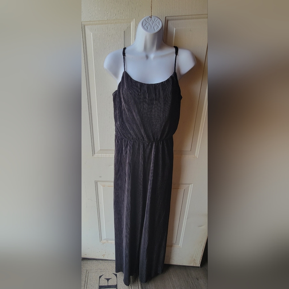 Forever 21 Black Jumpsuit Size Medium